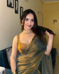 Pure Chiffon Sarees With Golden Blouse For Wedding